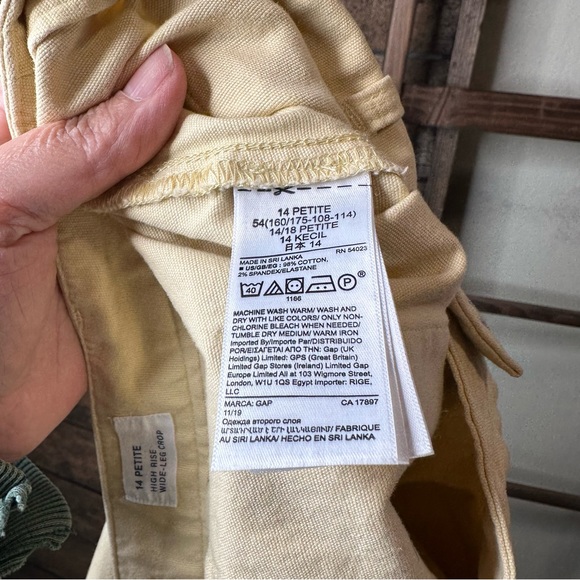 Gap High Rise Wide Leg Cropped Button Fly Yellow Pant Size 14 Petite NWT - Picture 4 of 13